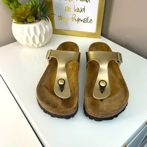 Birkenstock Women’s Gold Gizeh Sandals